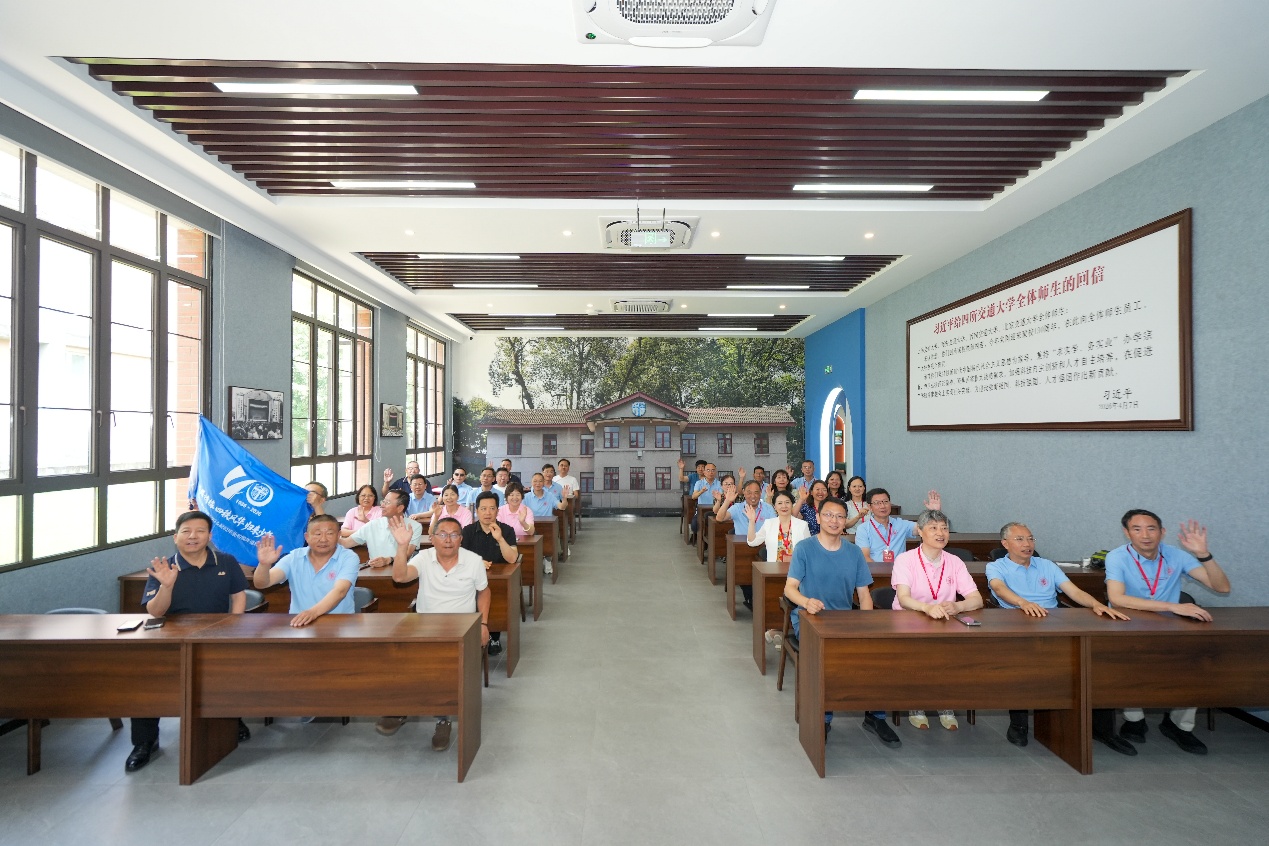 机缘有你，百卅荣光│bte365手机官网举行82级员工毕业四十周年返校活动